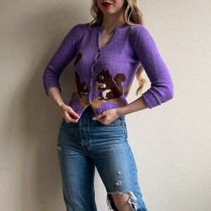Vintage 1950s Handknit Squirrel Purple Cardigan (XS/S)